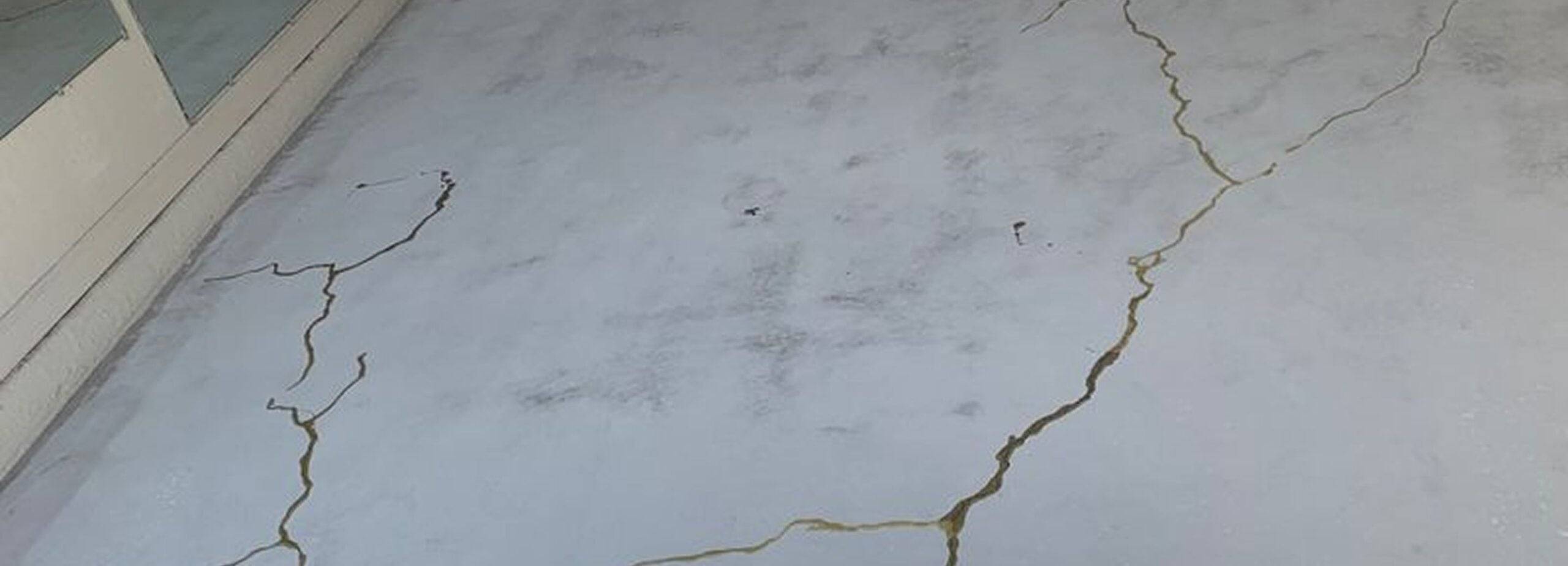 cracked concrete garage