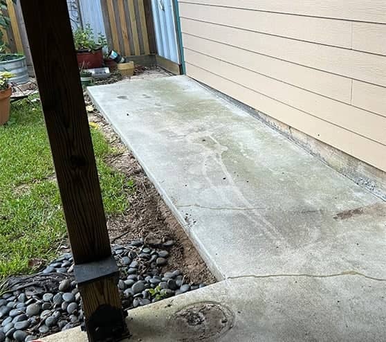 homeowner patio before epoxy flooring installed