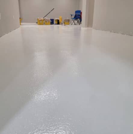 white epoxy flake flooring in Wimauma, FL